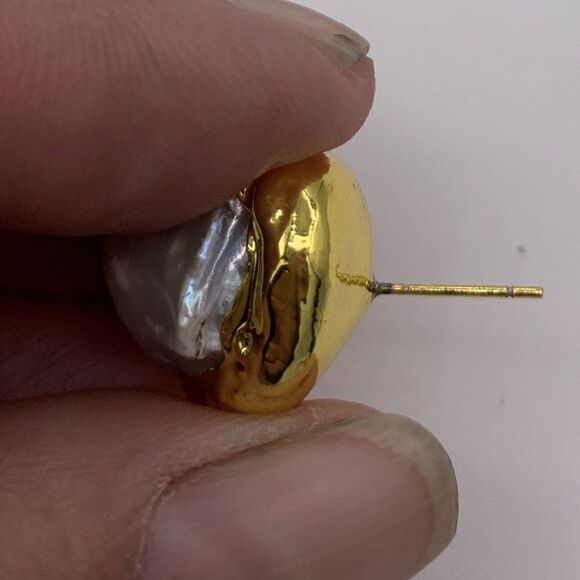 Earrings, real pearls, gold plate, large size, stud style, NWOT, updated classic - Picture 4 of 15